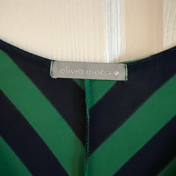 Olivia Moon v-neck high/low dress in a chevron pattern. Size L. - Picture 5 of 11